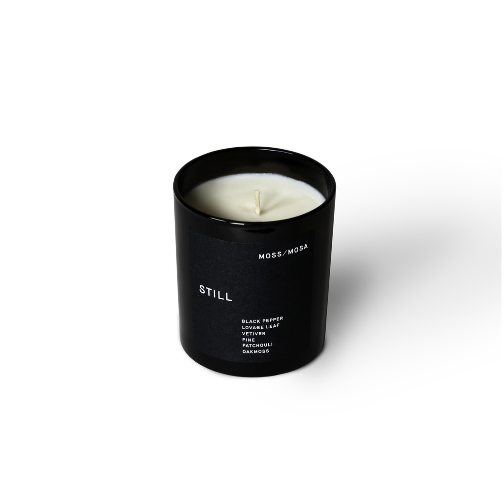 Natural Soy Wax Luxury Candle made in the UK. Notes of Black Pepper, Lovage Leaf, Vetiver, Pine, Patchouli, Oakmoss. Moss Candle that is an aromatic scent. Black pepper and Patchouli give a spicy glow to this otherwise herbaceous candle that is given a hidden depth through the little known Lovage Leaf. 45 hours 270g