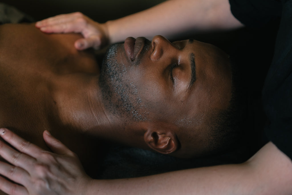 This massage will focus on physical, mental and emotional well-being with an aim to centre you, and is guided by awareness and touch.